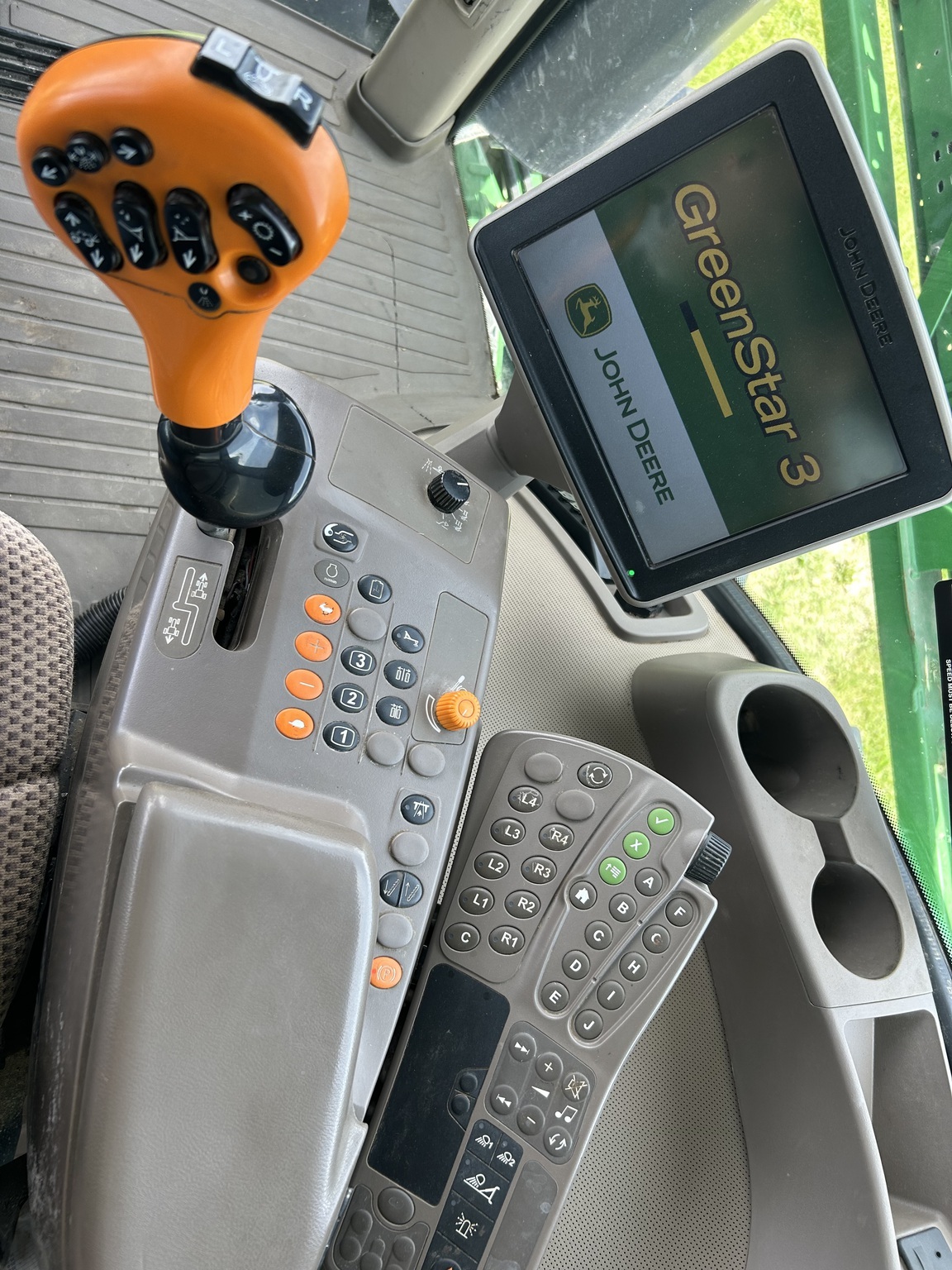 2015 John Deere R4038 Self-Propelled Sprayer