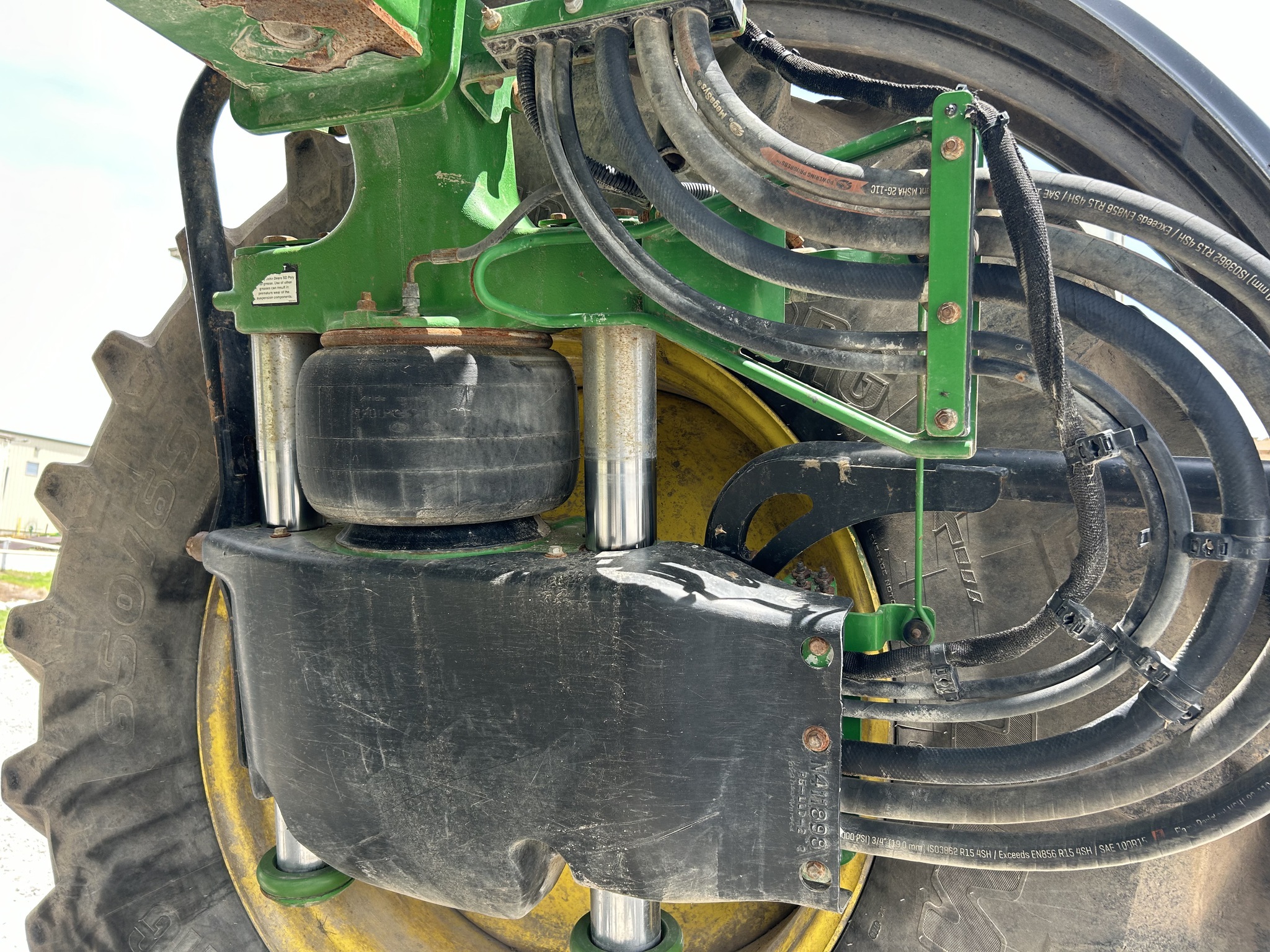 2015 John Deere R4038 Self-Propelled Sprayer