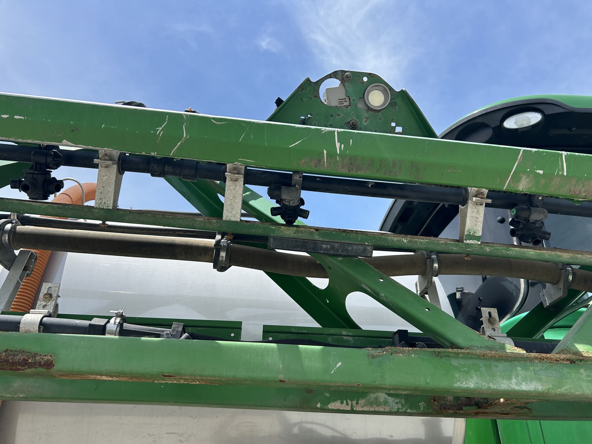 2015 John Deere R4038 Self-Propelled Sprayer