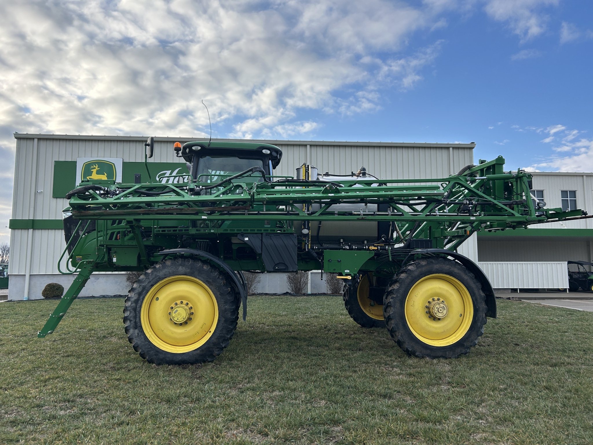 2015 John Deere R4038 Self-Propelled Sprayer