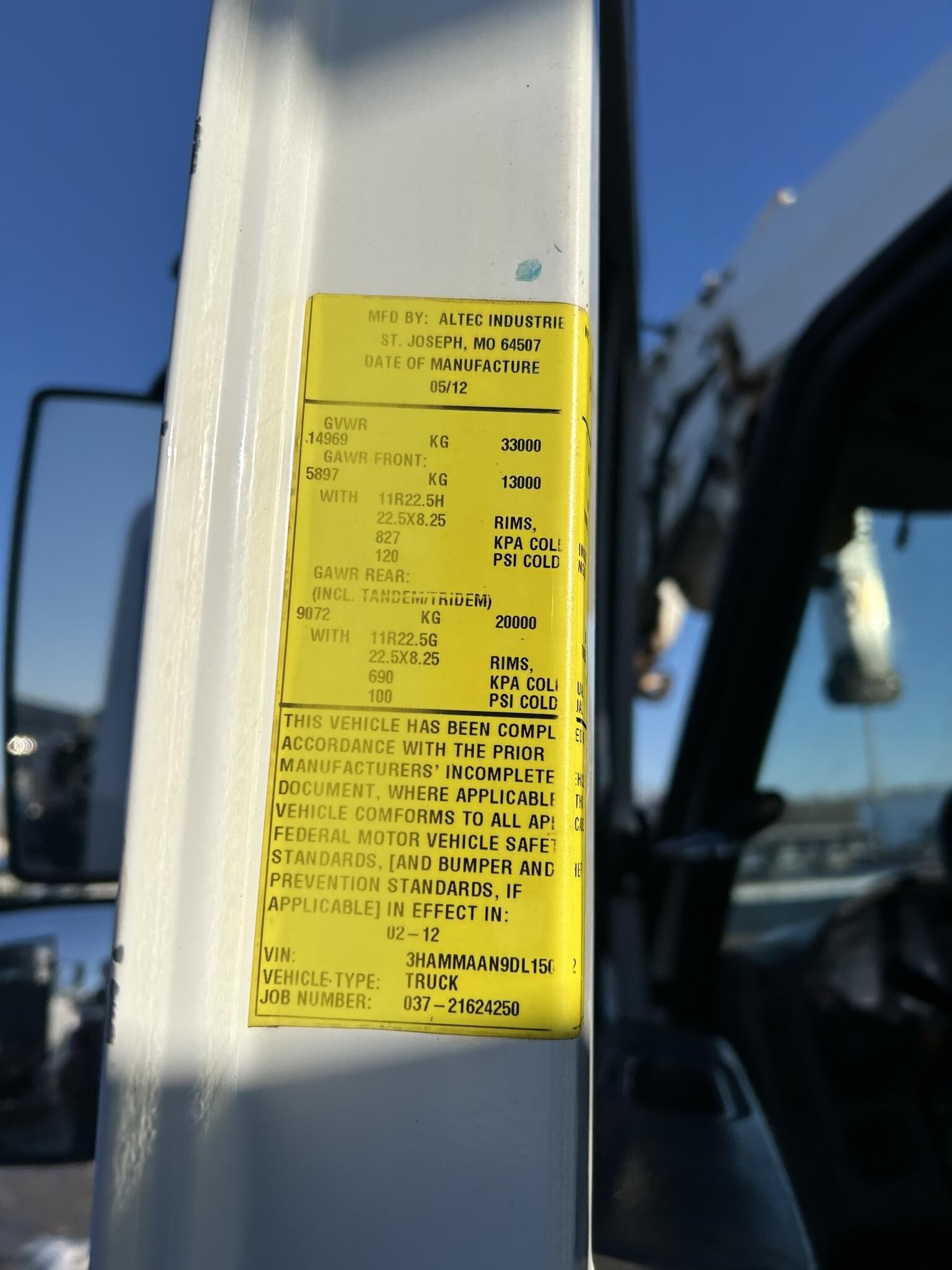 2013 Altec DM47TR Crane