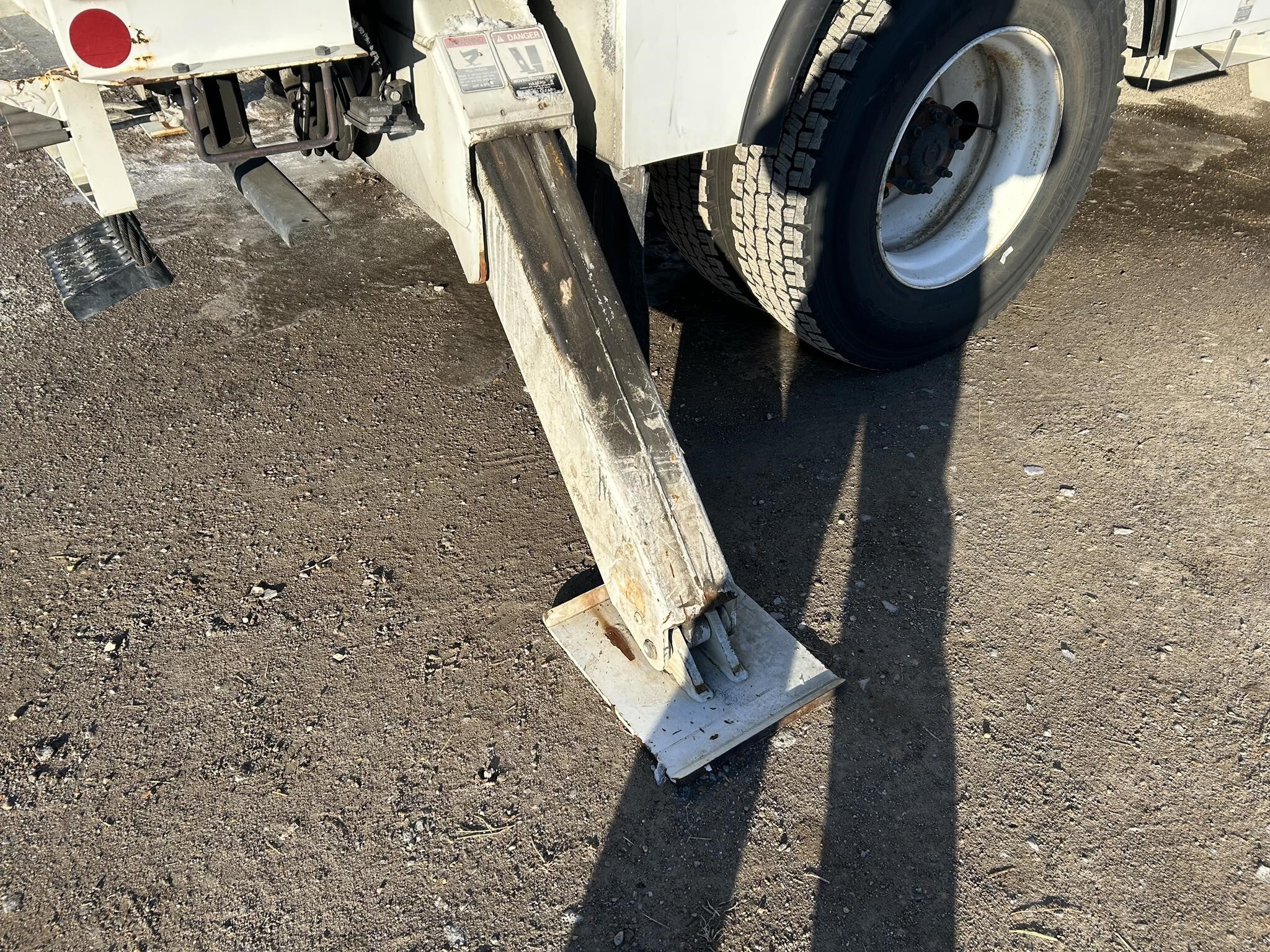 2013 Altec DM47TR Crane