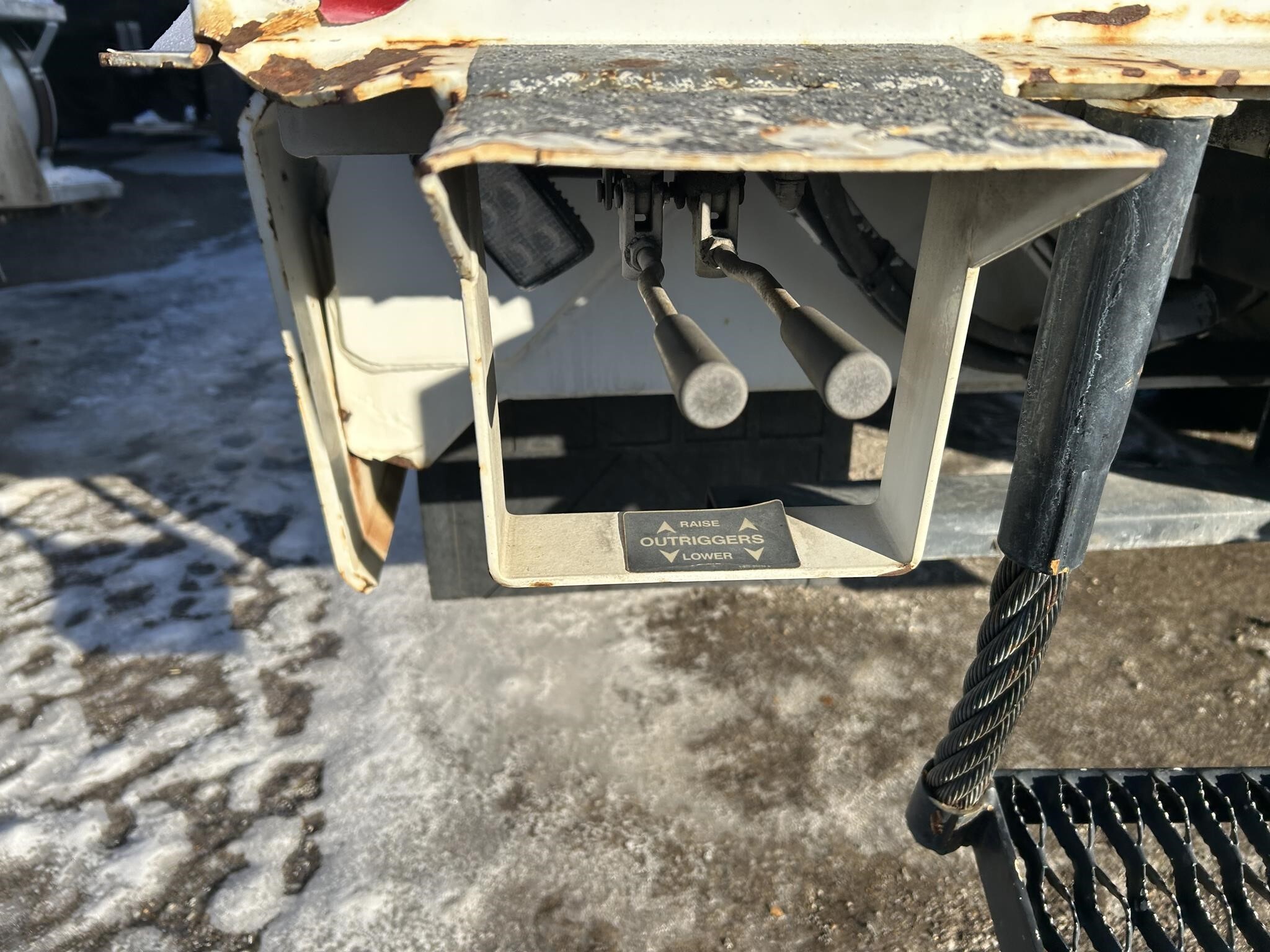 2013 Altec DM47TR Crane