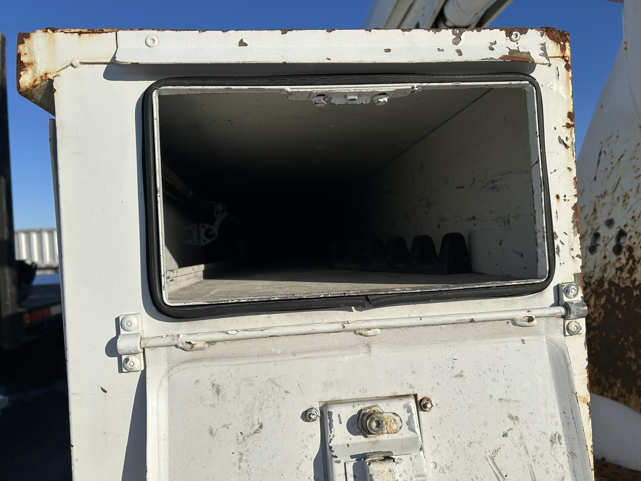 2013 Altec DM47TR Crane