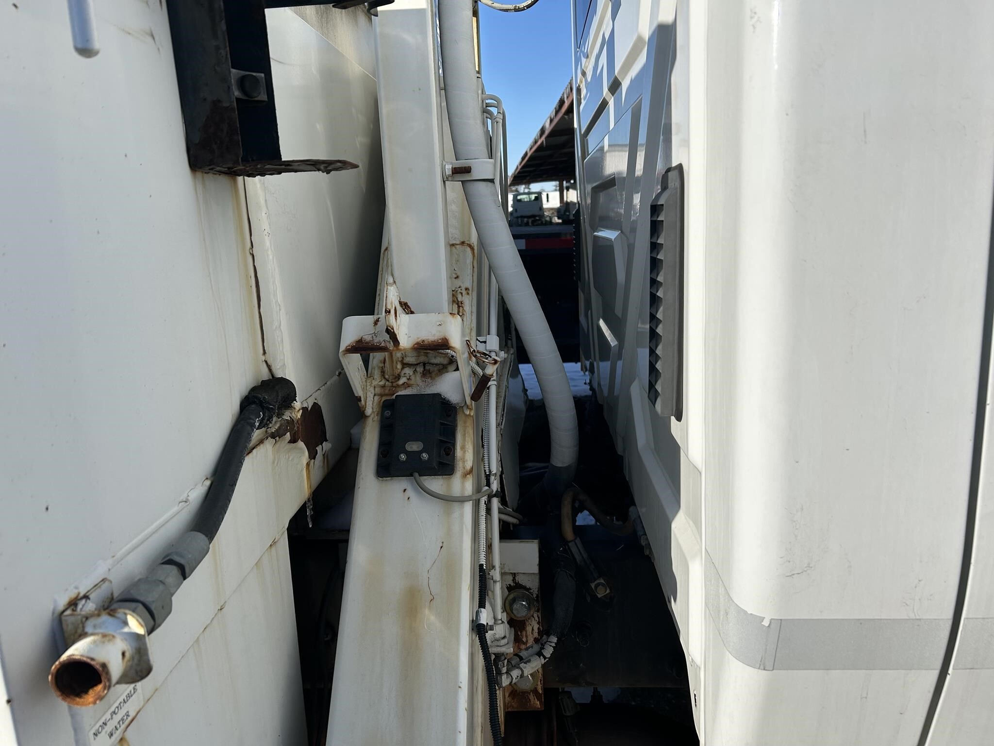 2013 Altec DM47TR Crane