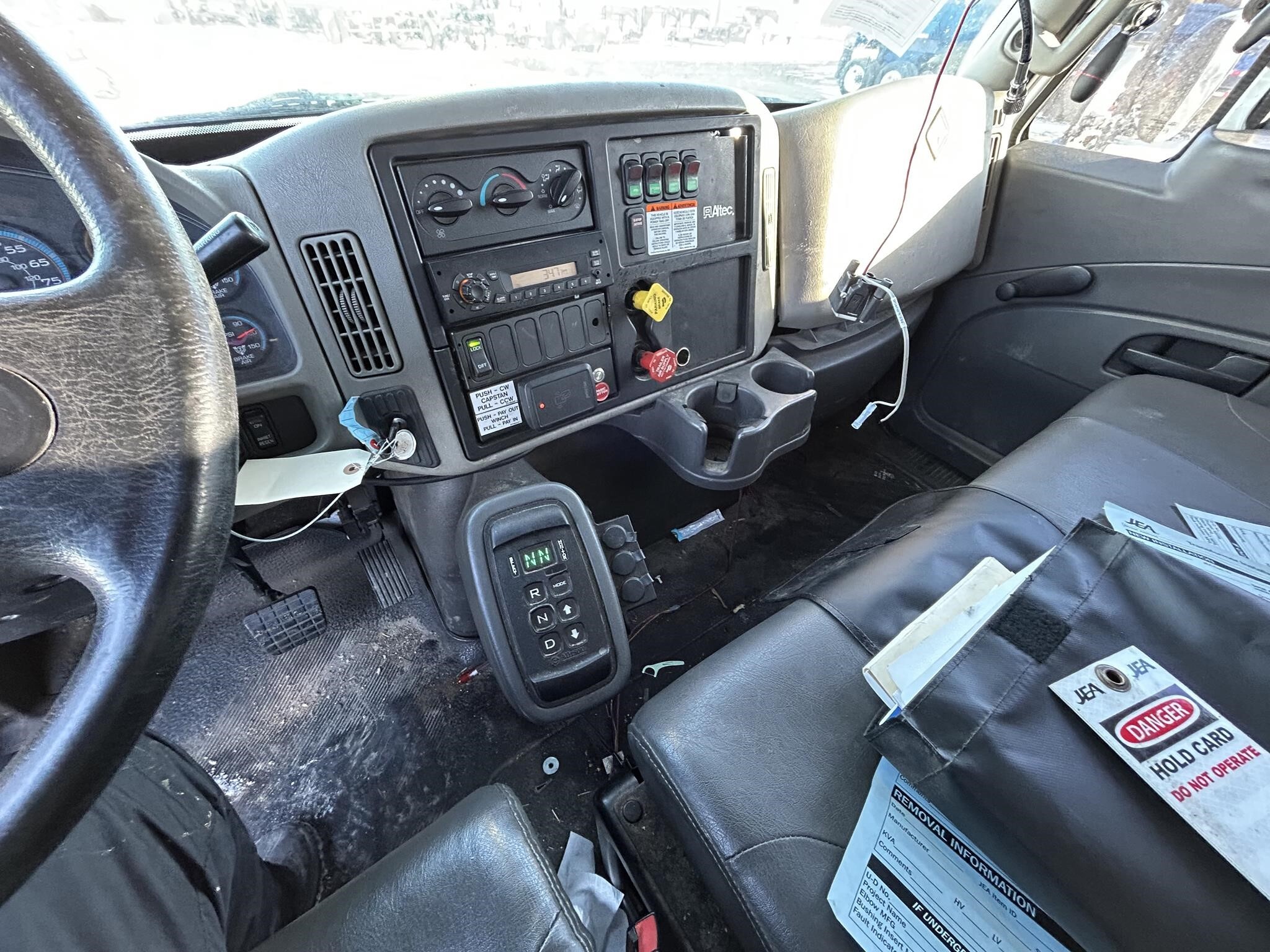 2013 Altec DM47TR Crane