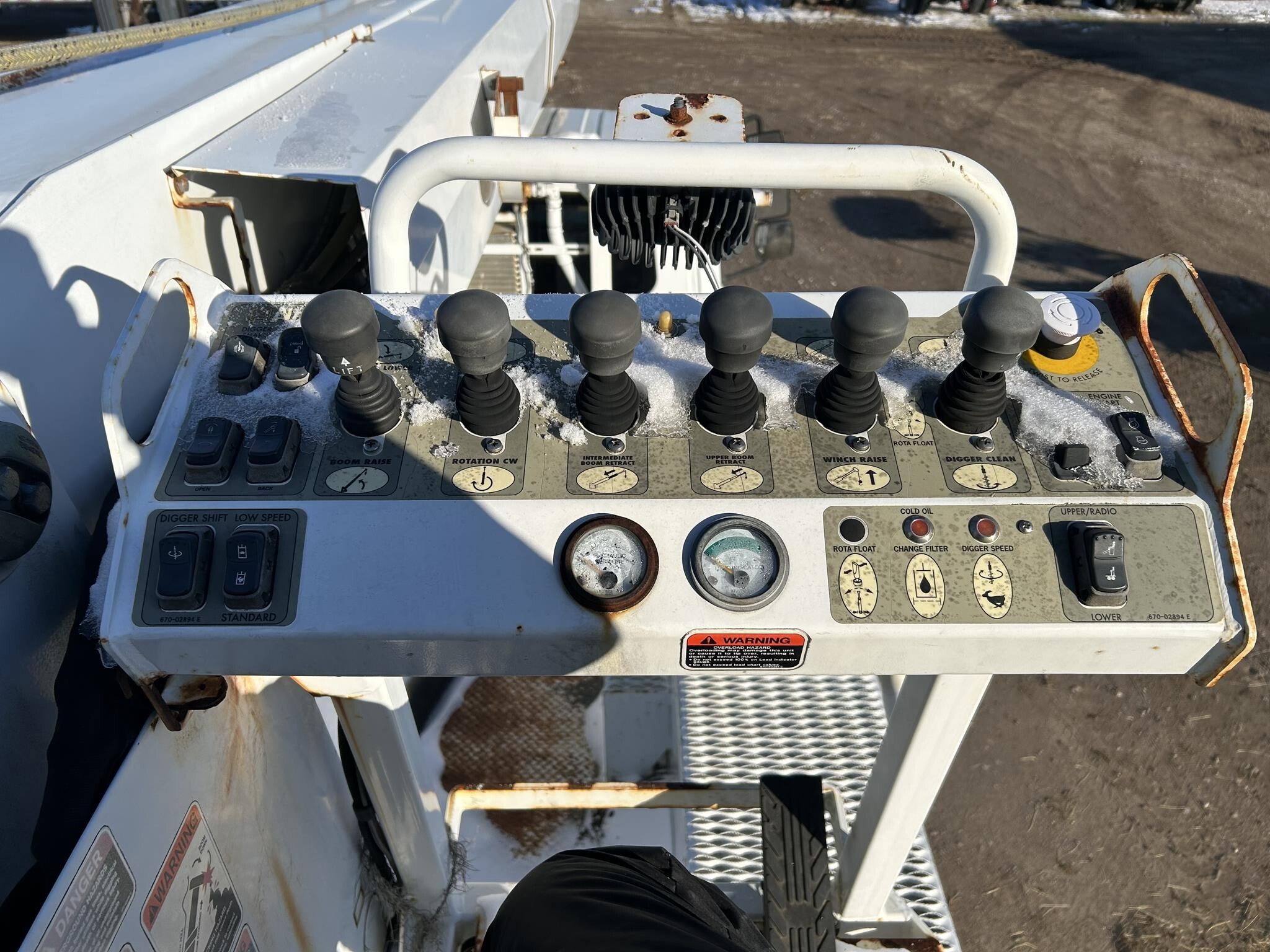 2013 Altec DM47TR Crane
