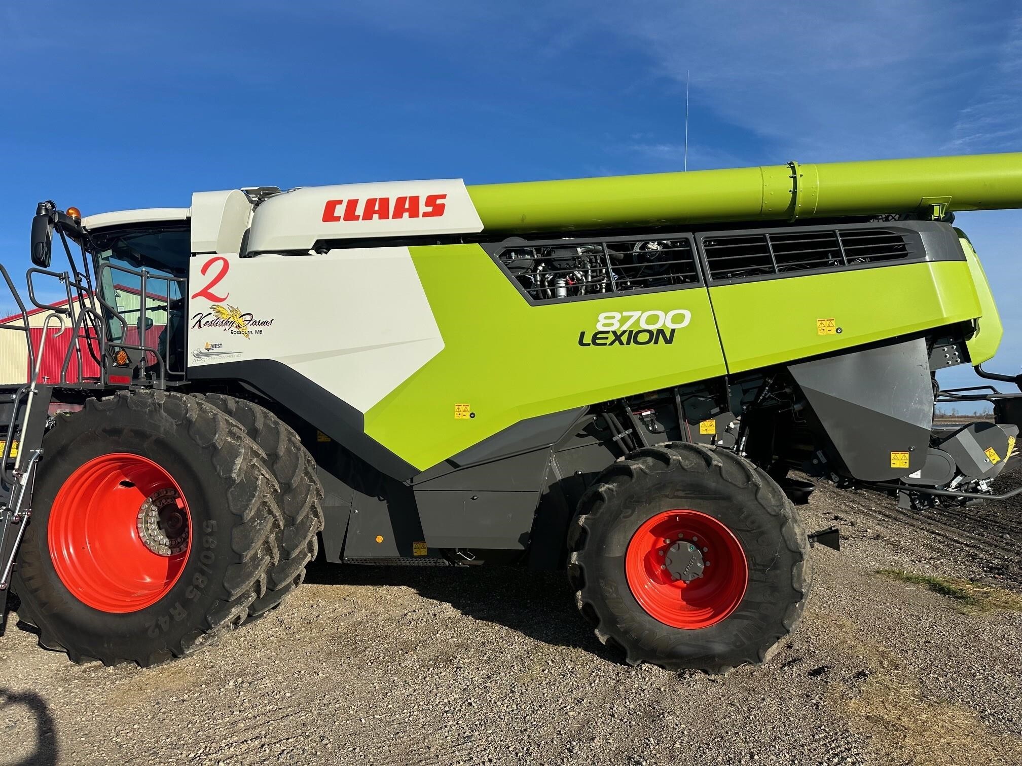 2022 Claas LEXION 8700 Combine