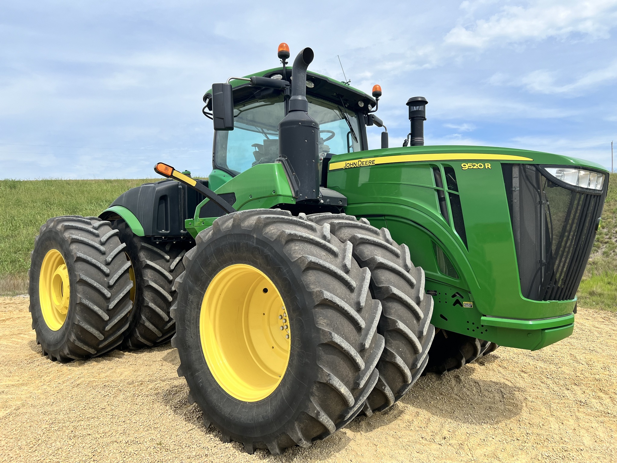 2021 John Deere 9520R Tractor