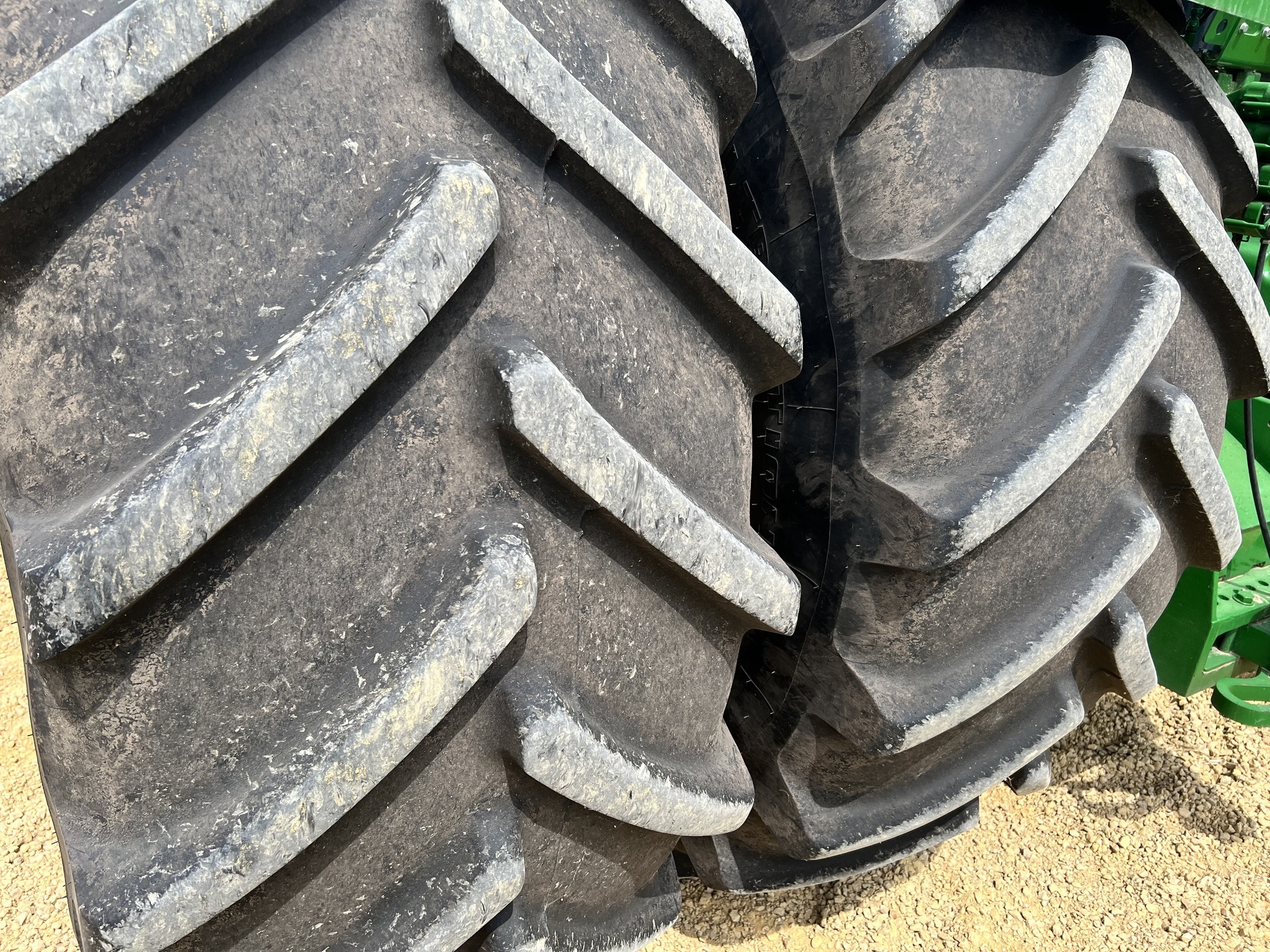 2021 John Deere 9520R Tractor