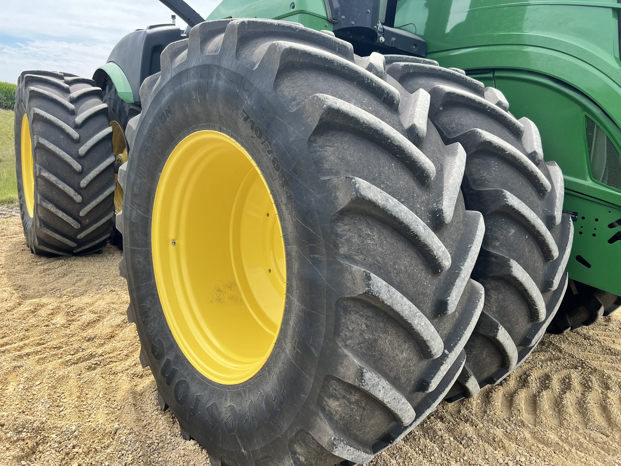 2021 John Deere 9520R Tractor