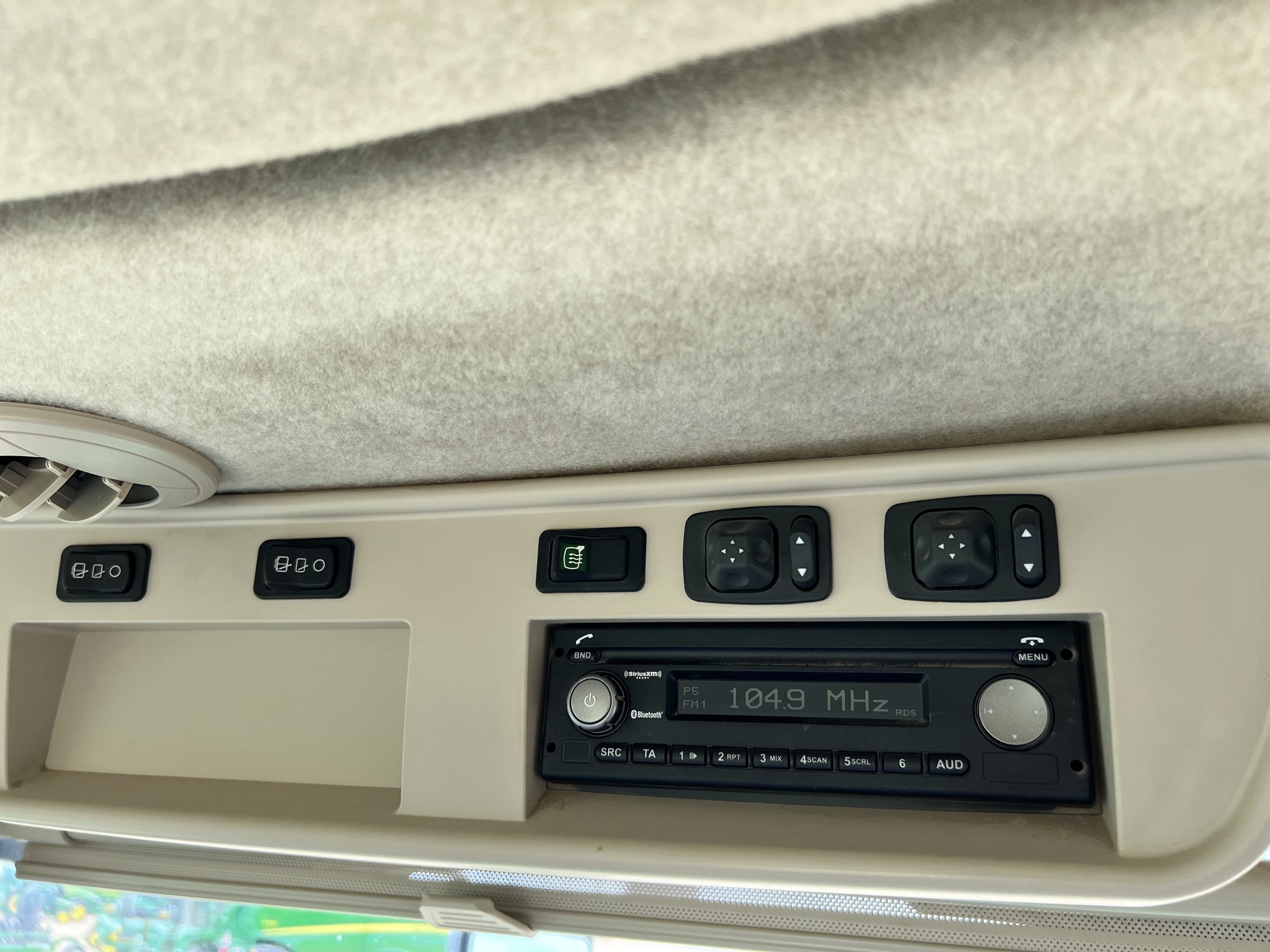 2021 John Deere 9520R Tractor