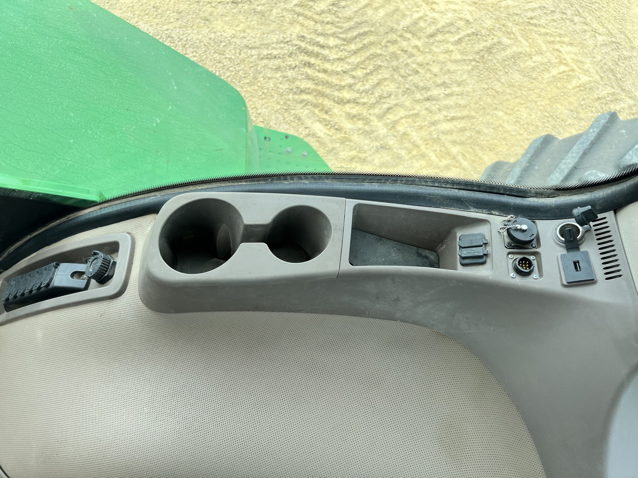 2021 John Deere 9520R Tractor