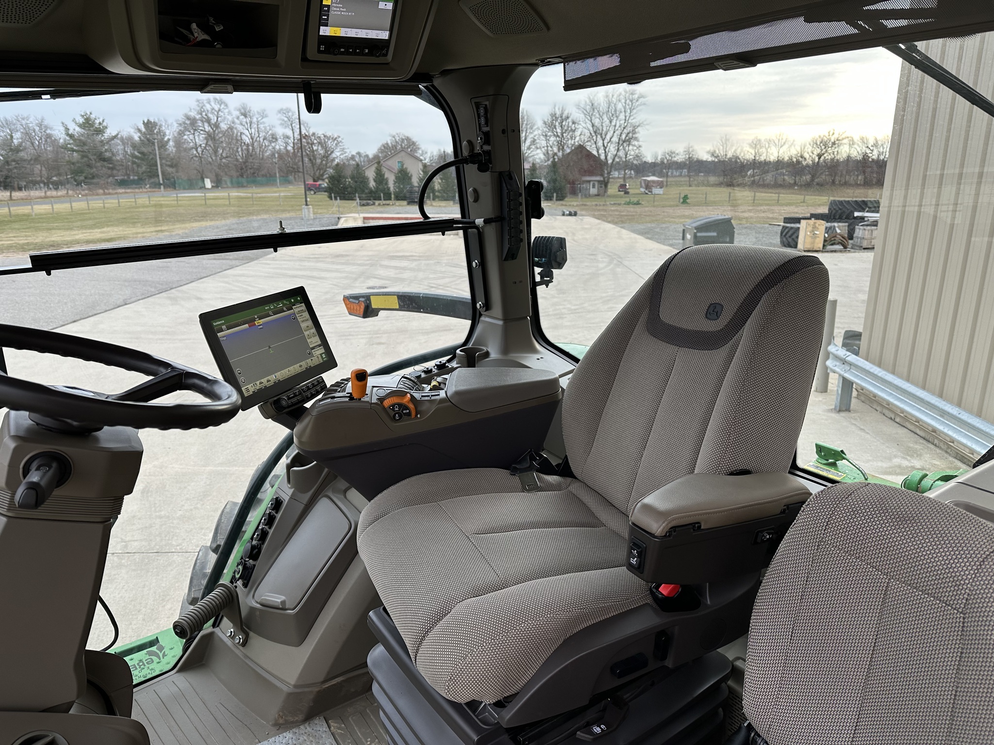 2024 John Deere 8R 370 Tractor