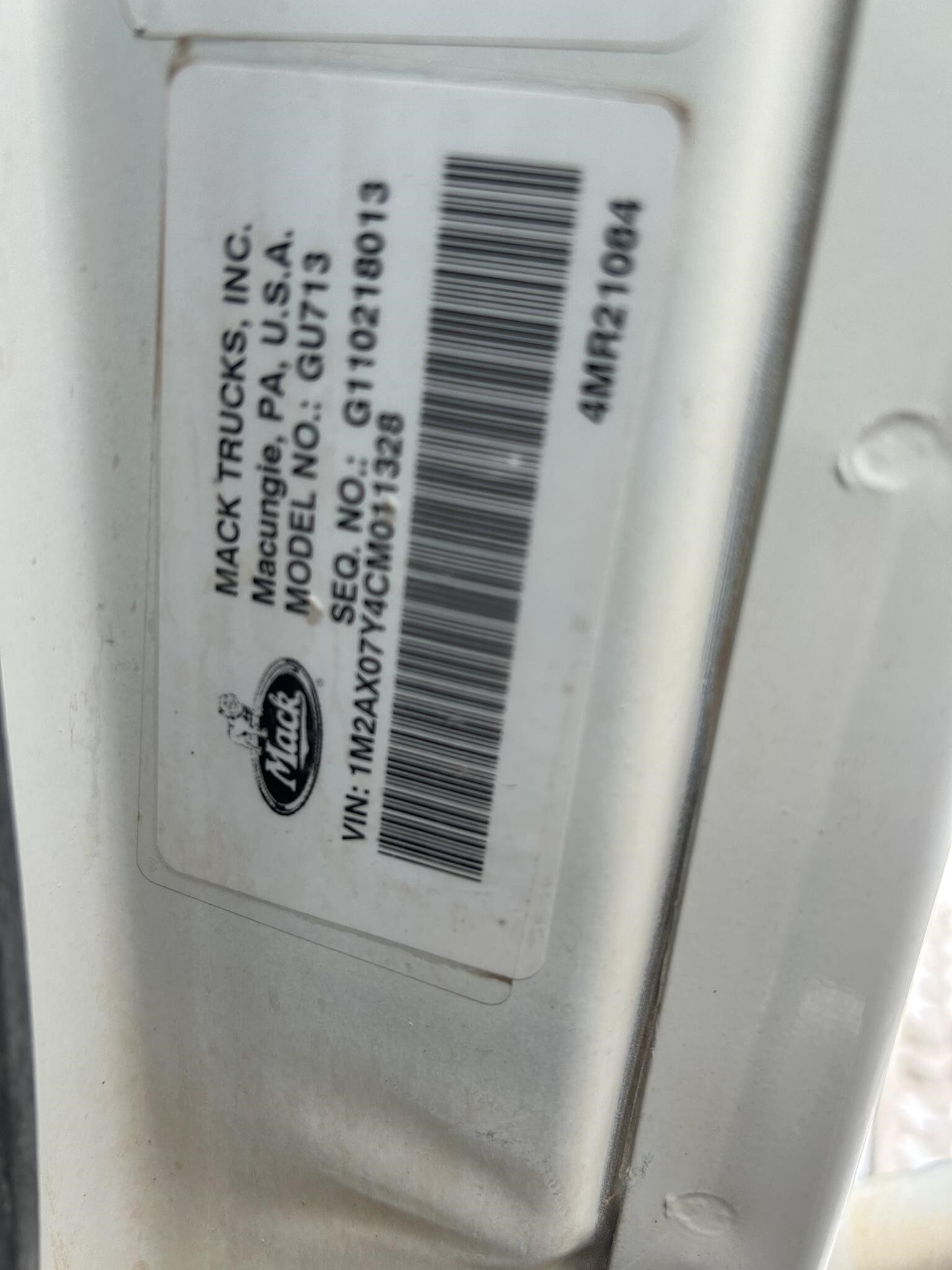 2012 Mack GU713 Semi Trucks/Trailer