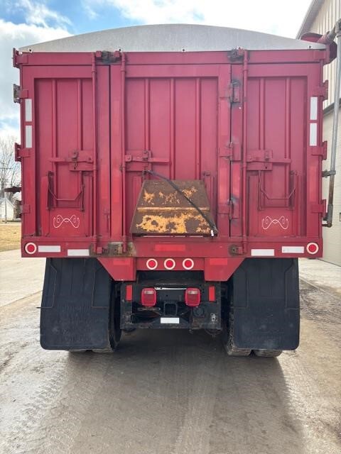 1982 International G2575 Semi Trucks/Trailer