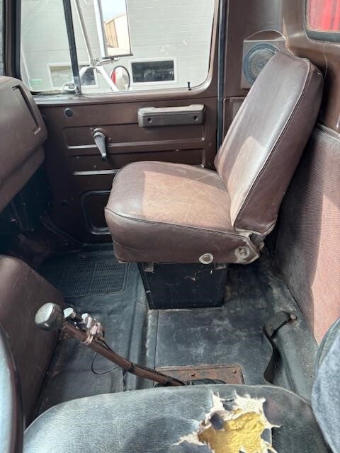 1982 International G2575 Semi Trucks/Trailer