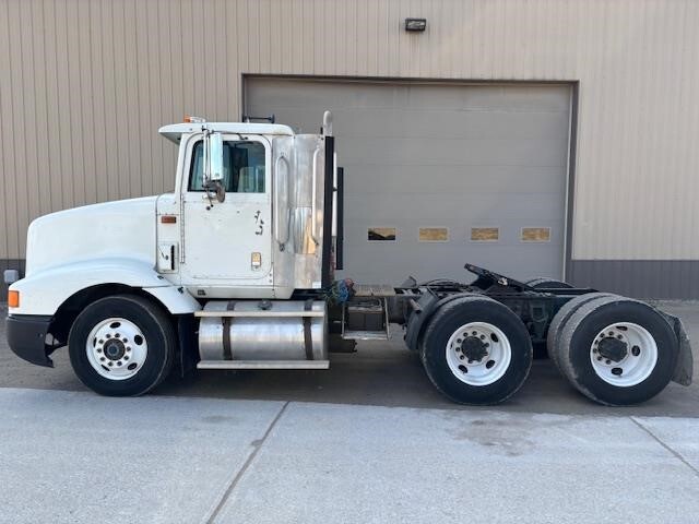 1995 International 9200 Semi Trucks/Trailer
