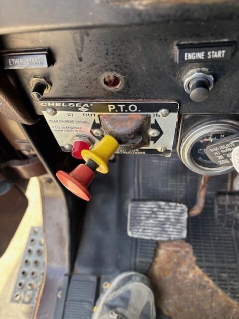 1982 International G2575 Semi Trucks/Trailer