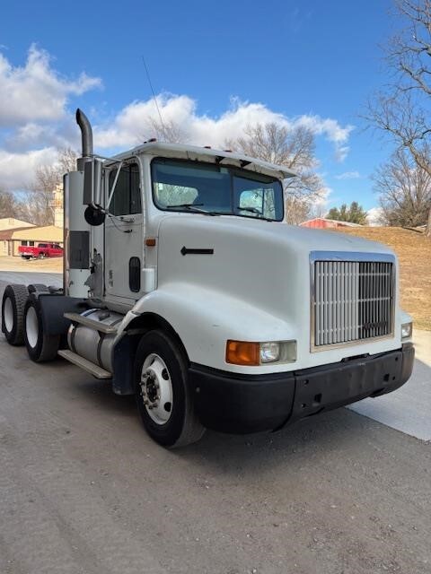 1995 International 9200 Semi Trucks/Trailer