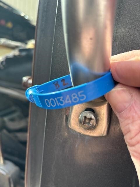 1982 International G2575 Semi Trucks/Trailer