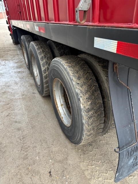 1982 International G2575 Semi Trucks/Trailer