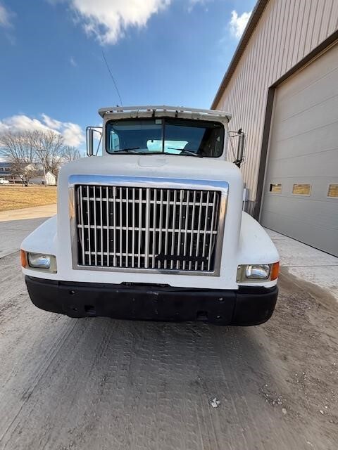 1995 International 9200 Semi Trucks/Trailer