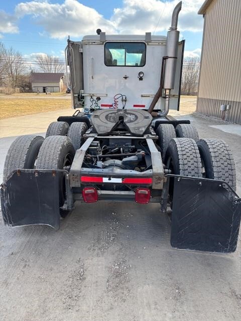 1995 International 9200 Semi Trucks/Trailer