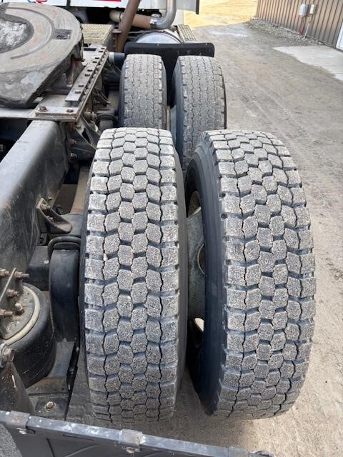 1995 International 9200 Semi Trucks/Trailer