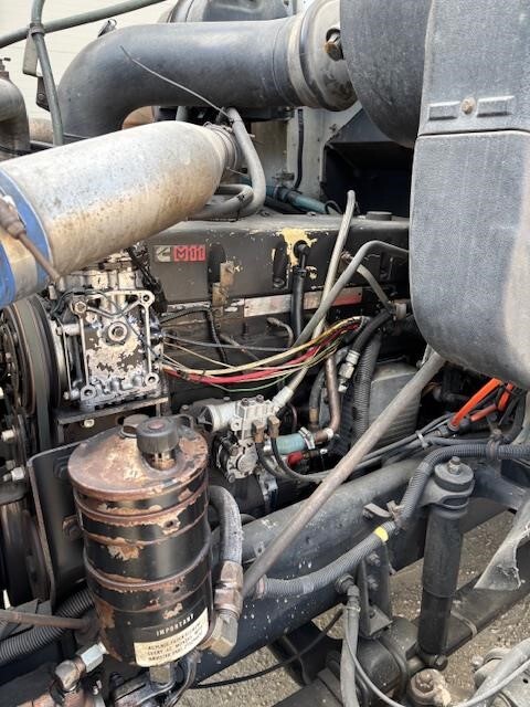 1995 International 9200 Semi Trucks/Trailer