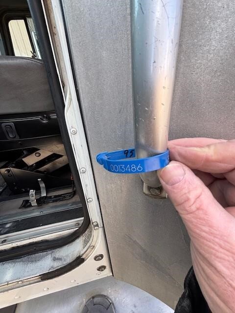 1995 International 9200 Semi Trucks/Trailer