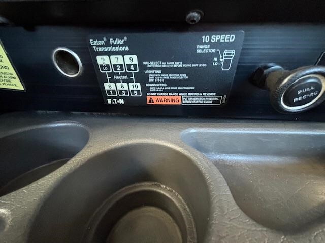 1995 International 9200 Semi Trucks/Trailer