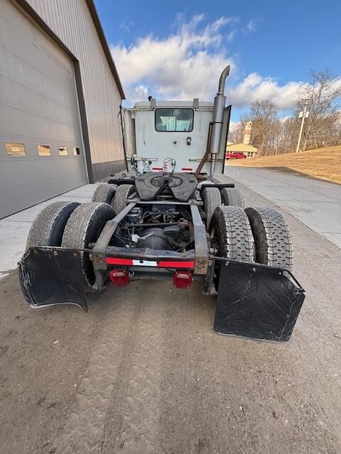 1995 International 9200 Semi Trucks/Trailer
