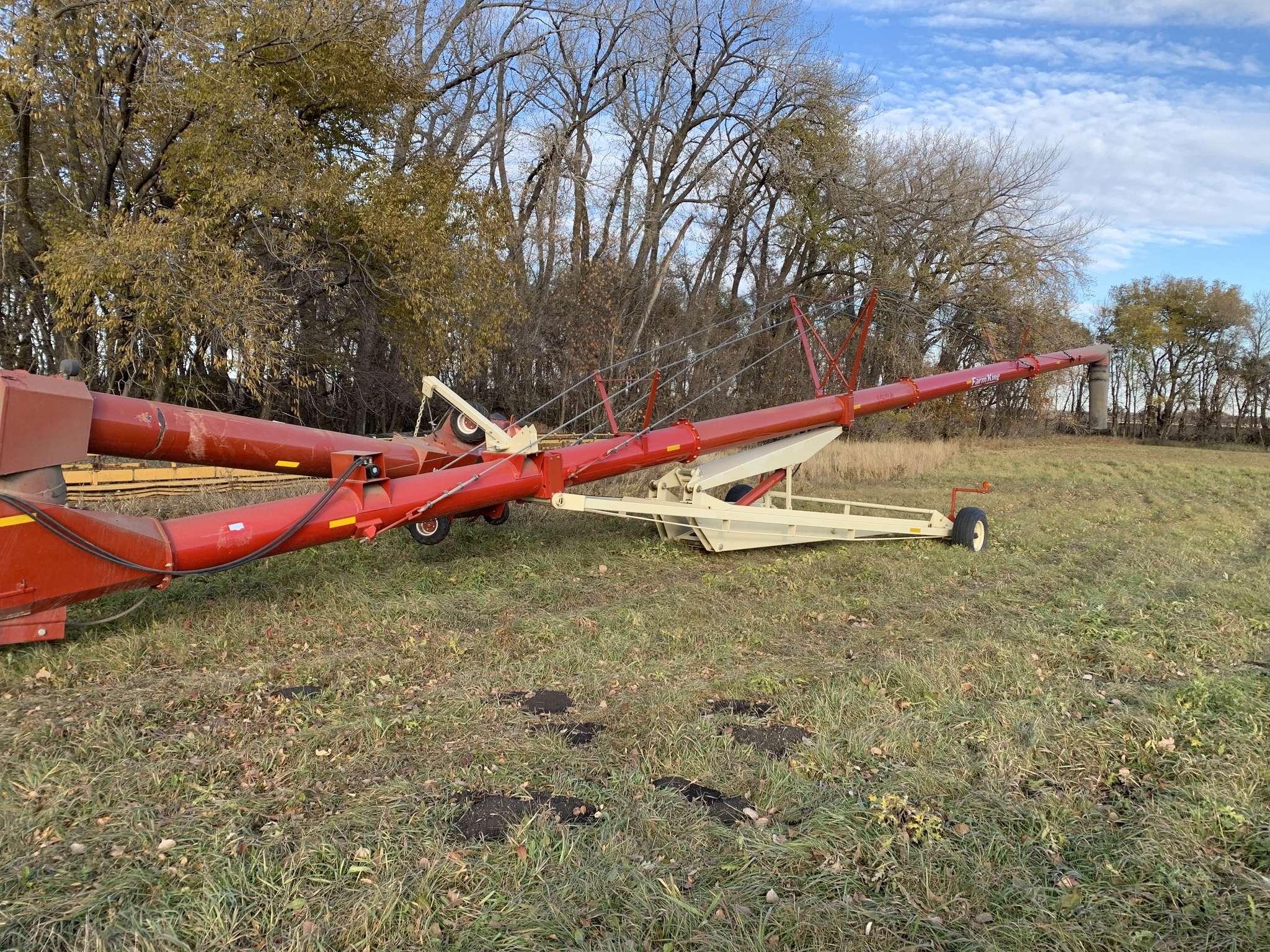 2013 Buhler Farm King 1684 Augers and Conveyor