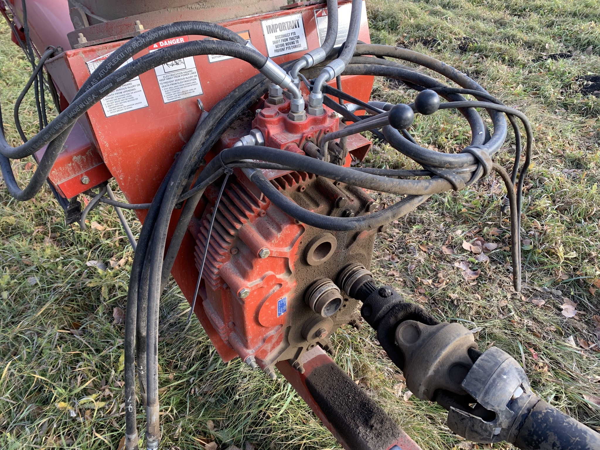 2013 Buhler Farm King 1684 Augers and Conveyor