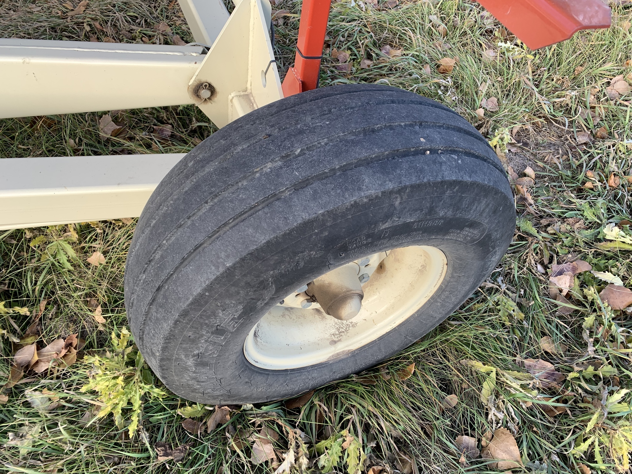 2013 Buhler Farm King 1684 Augers and Conveyor