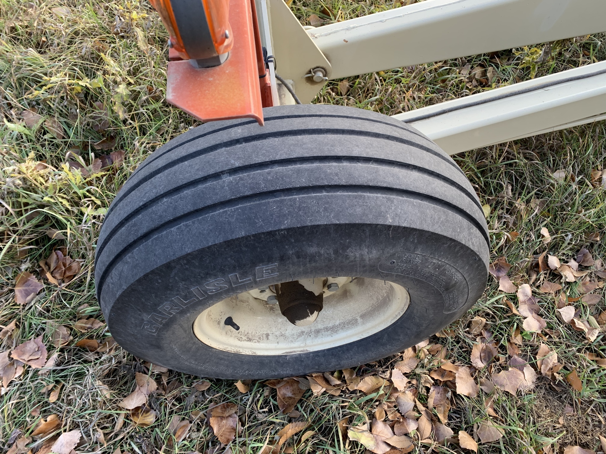 2013 Buhler Farm King 1684 Augers and Conveyor