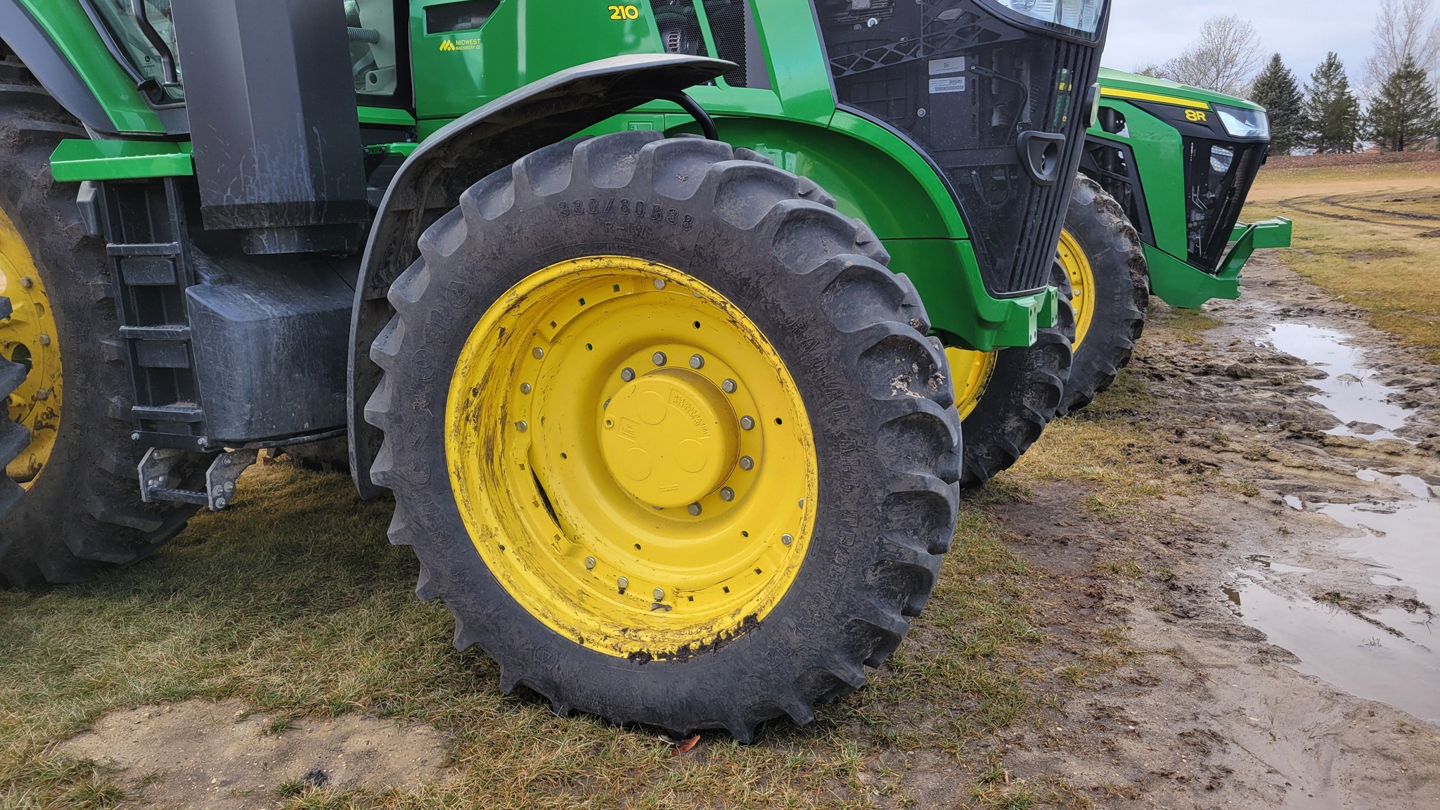 2023 John Deere 7R 210 Tractor