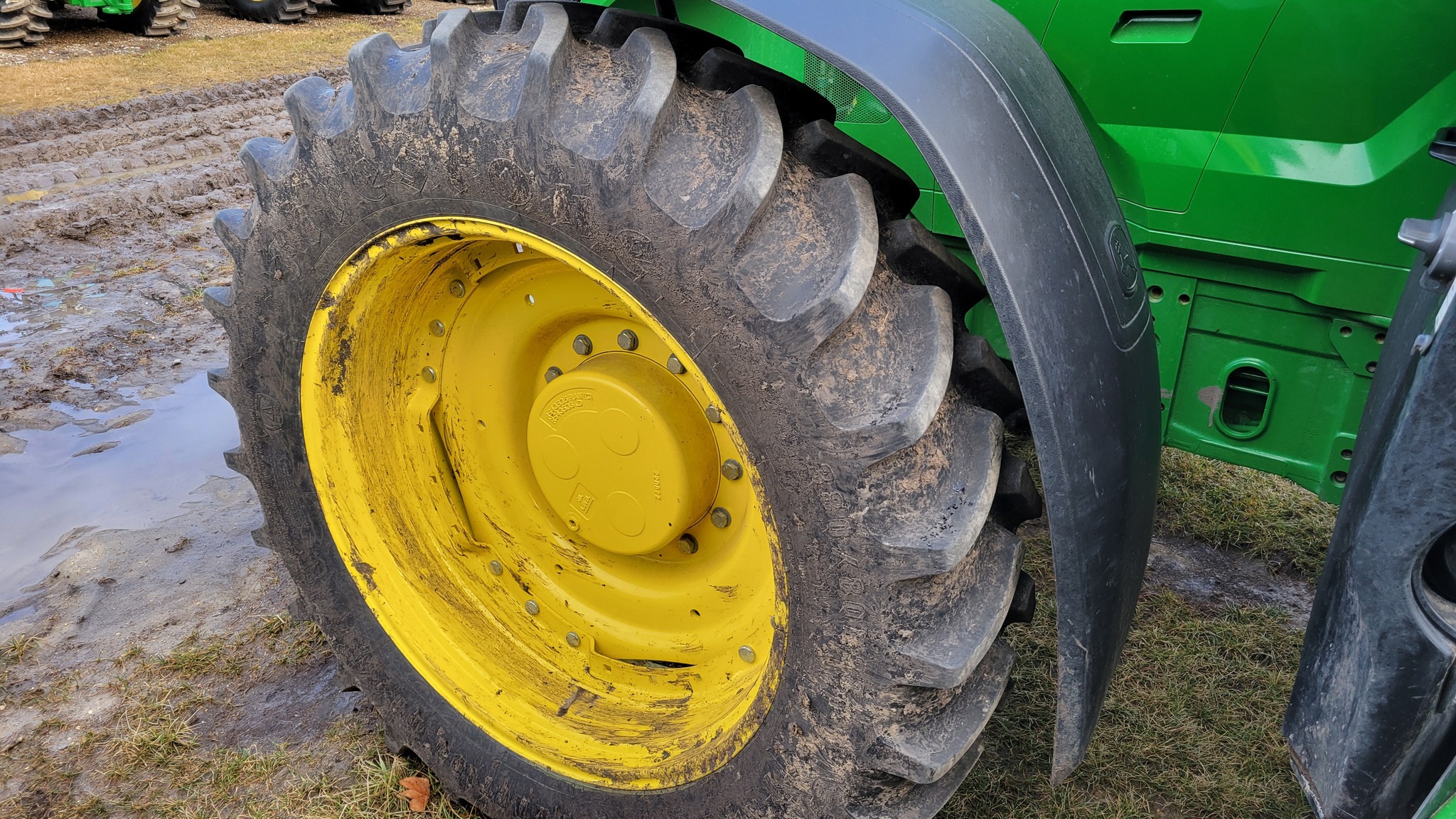 2023 John Deere 7R 210 Tractor
