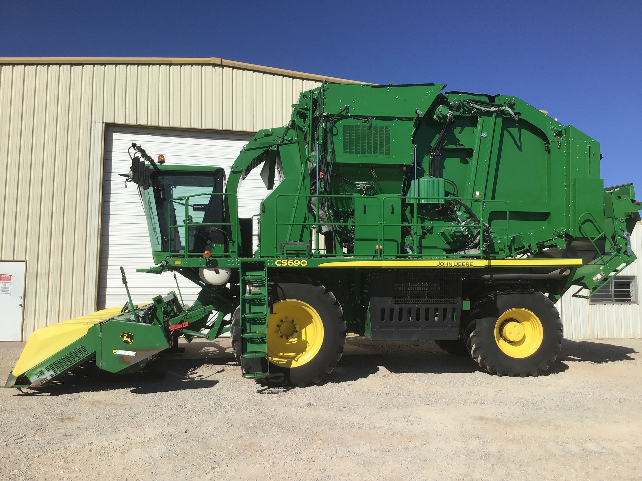 2018 John Deere CS690 Cotton Equipment