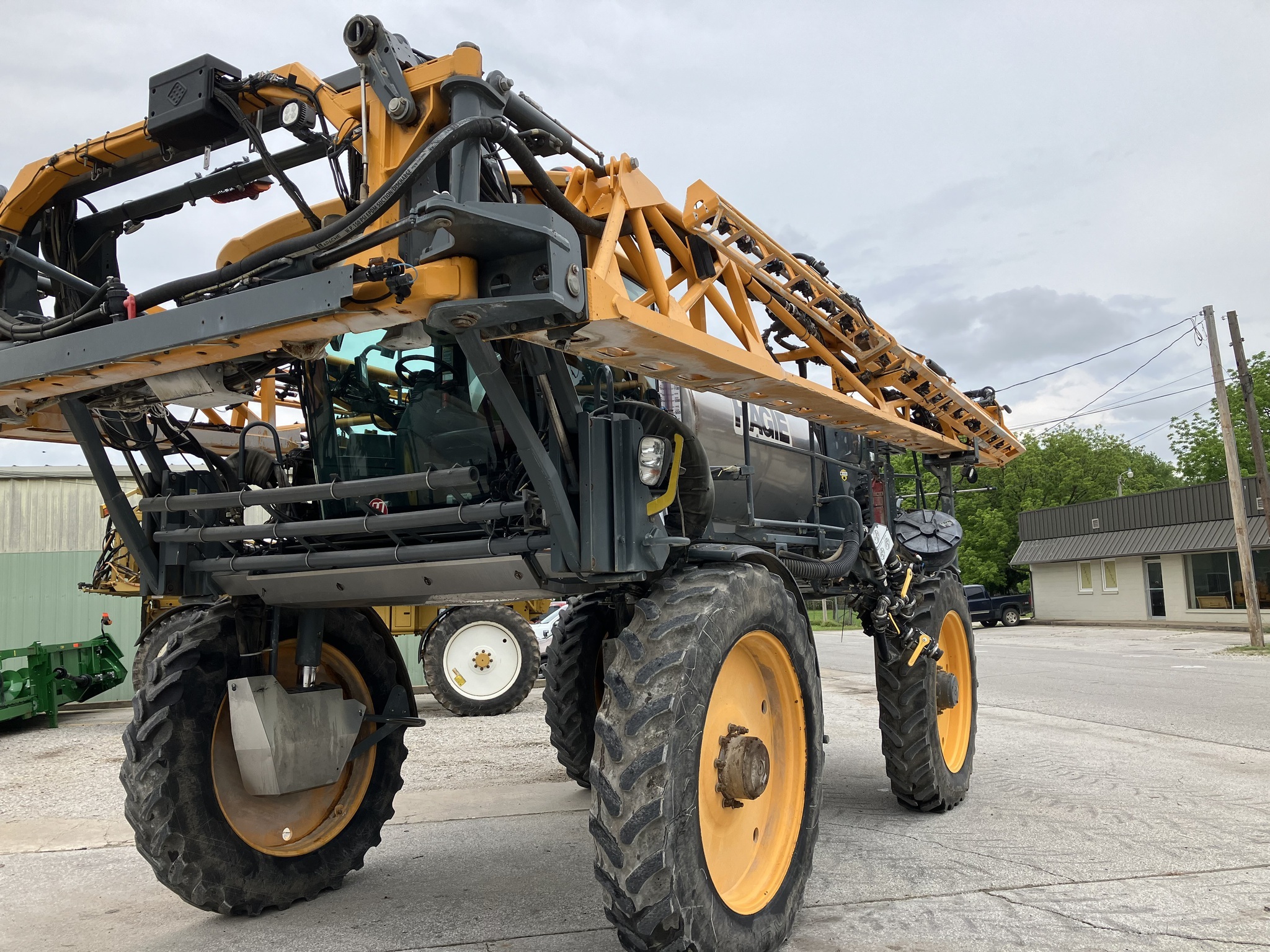2017 Hagie STS16 Self-Propelled Sprayer