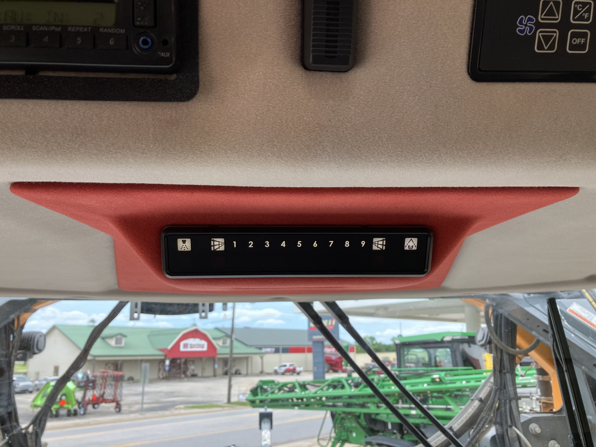 2017 Hagie STS16 Self-Propelled Sprayer