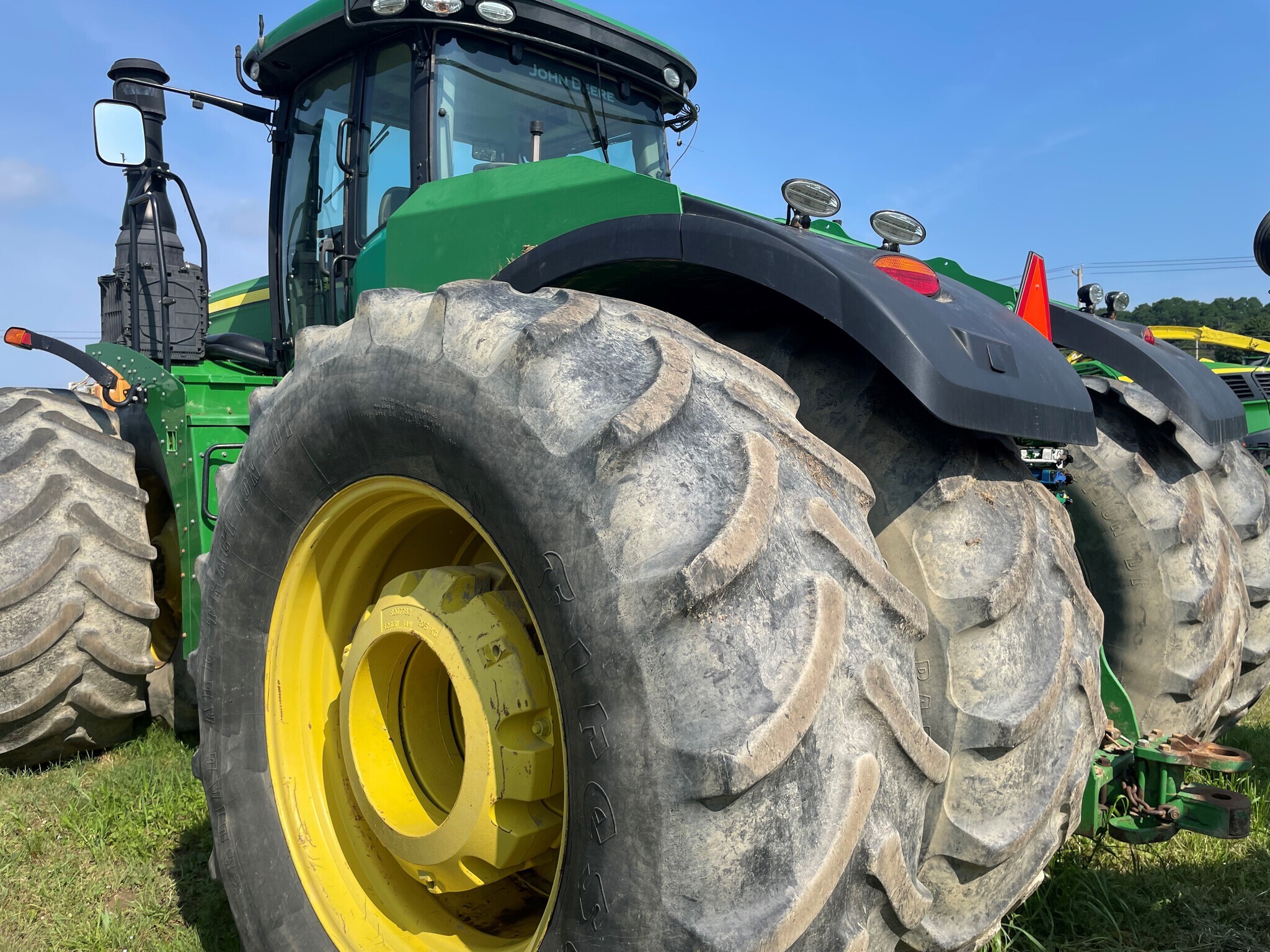 2015 John Deere 9520R Tractor