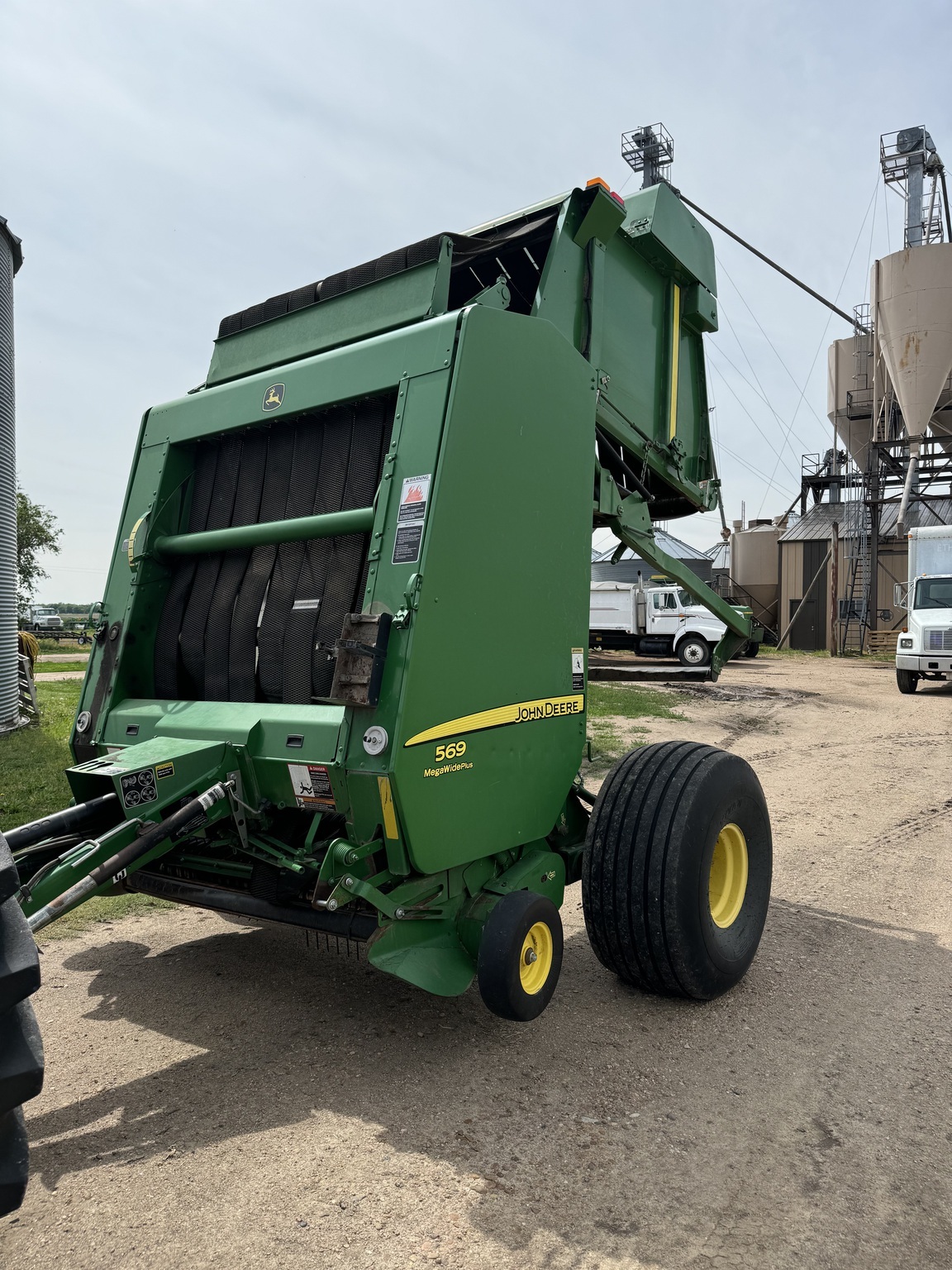 2014 John Deere 569 Round Baler
