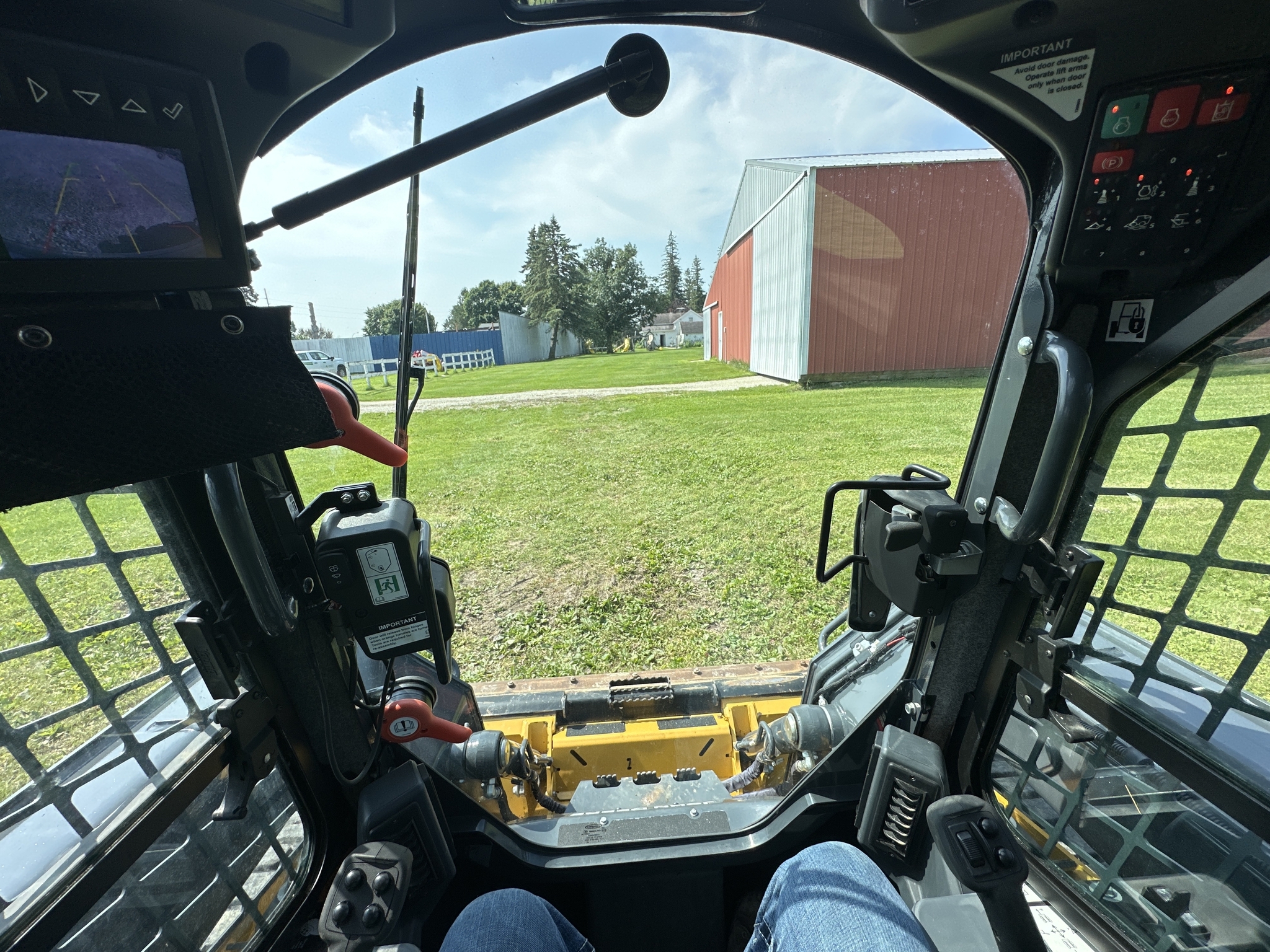 2022 Deere 320G Skid Steer