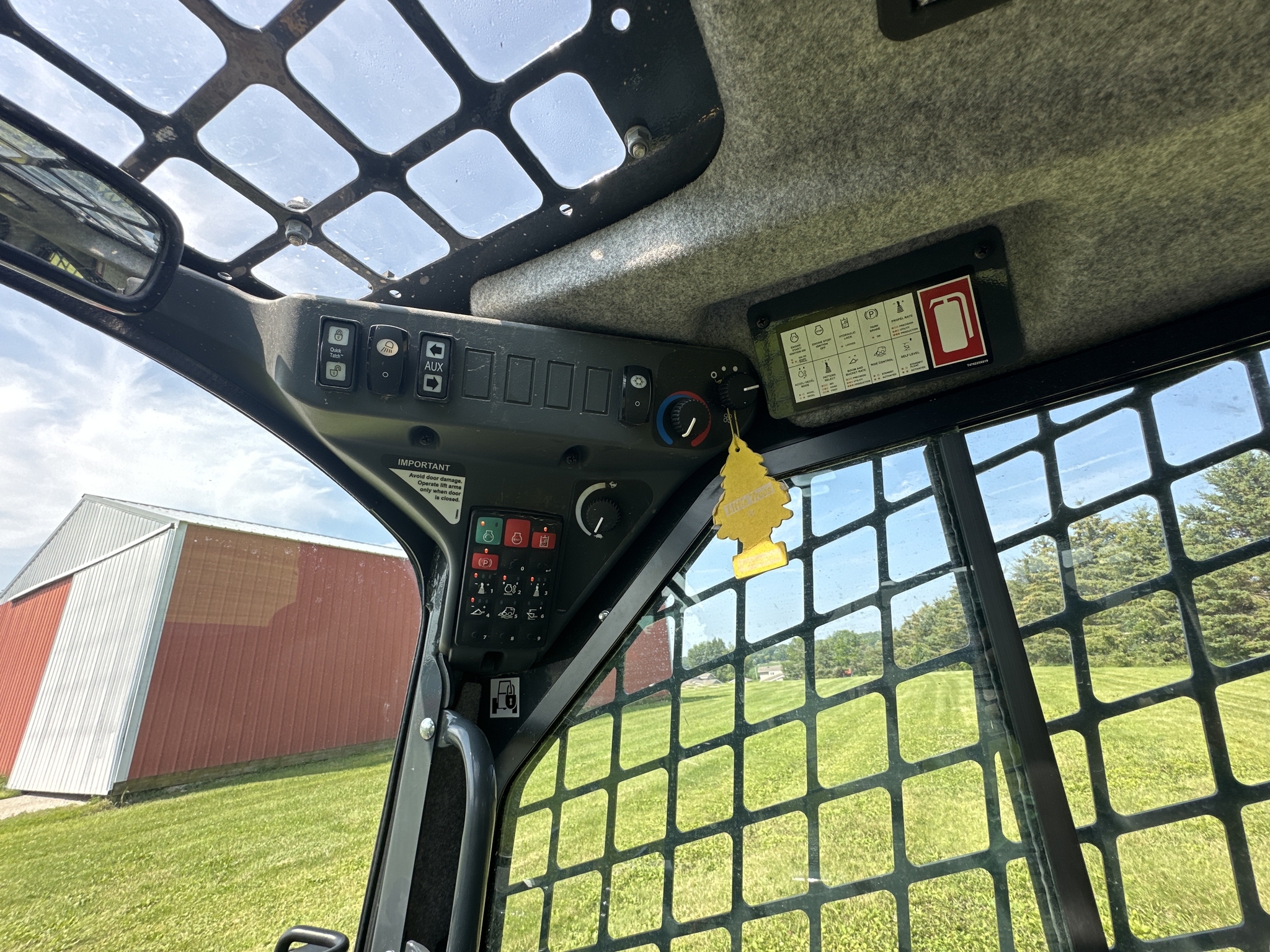 2022 Deere 320G Skid Steer
