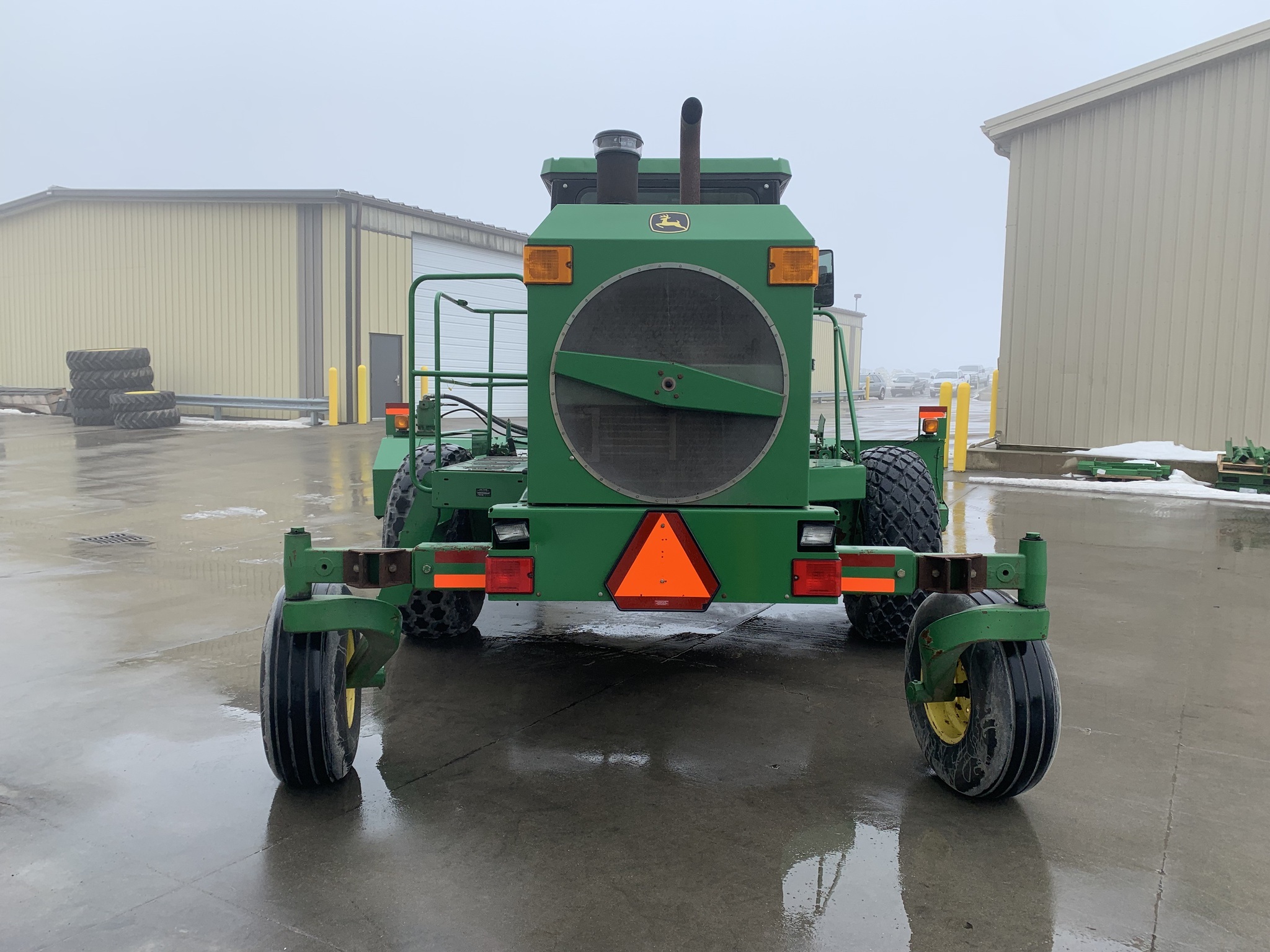 2005 John Deere 4995 Self-Propelled Windrowers and Swather