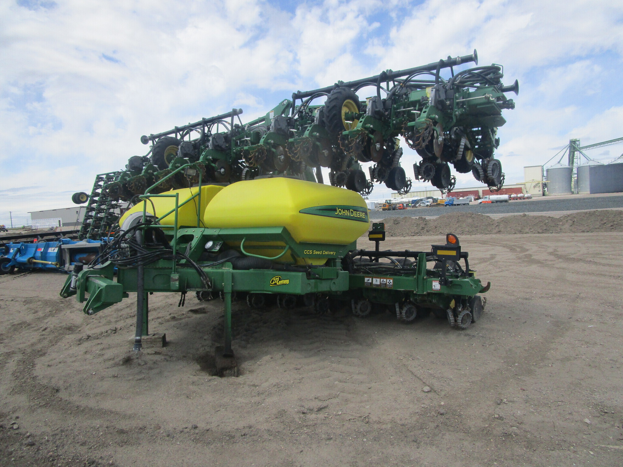 2013 John Deere DR24 Planter