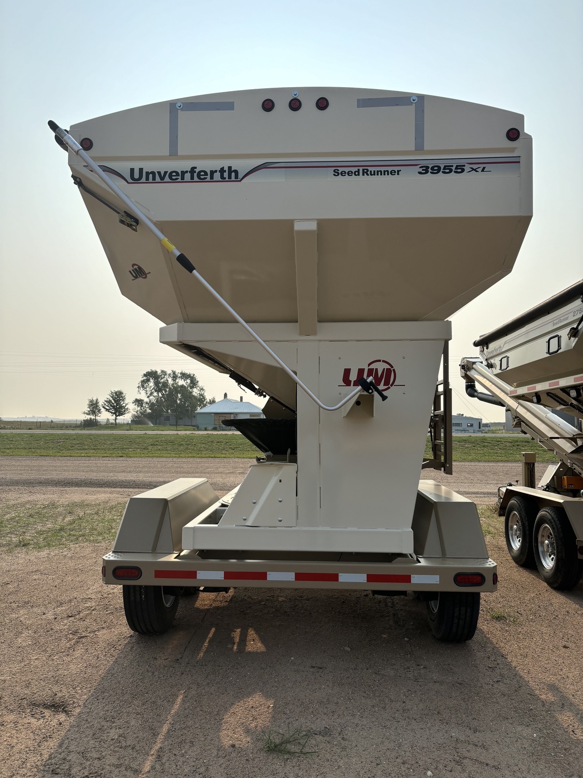2022 Unverferth 3955 Seed Tender