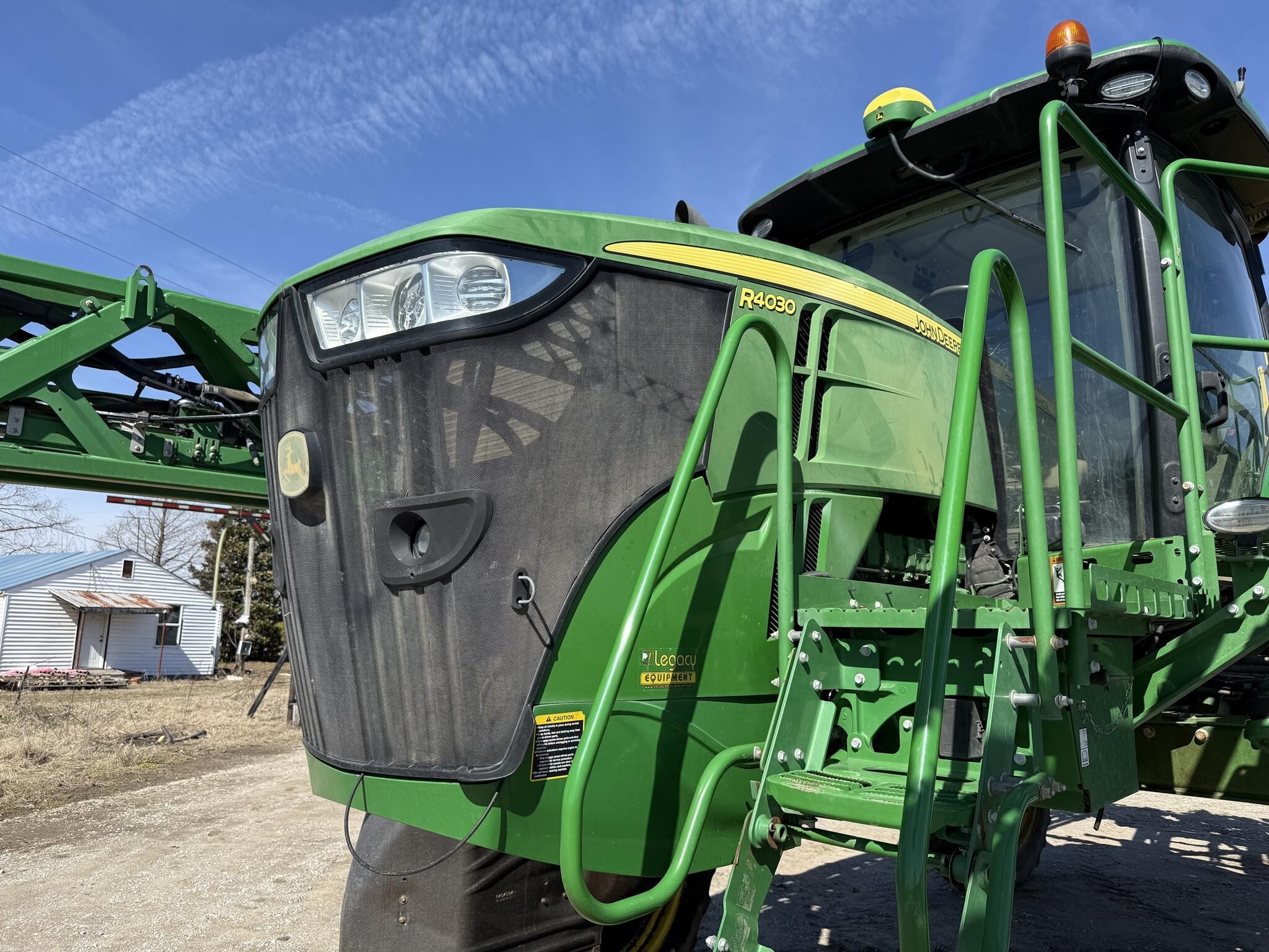 2019 John Deere R4030 Self-Propelled Sprayer